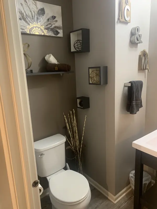 Decorating work by Fresh Look Interiors DCS &mdash; photograph 2 of 34