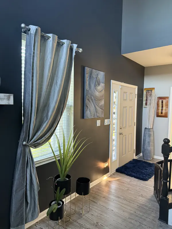 Decorating work by Fresh Look Interiors DCS &mdash; photograph 28 of 34